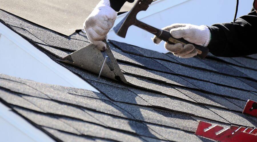 Expert Emergency Roof Repairs services in McDavid, FL
